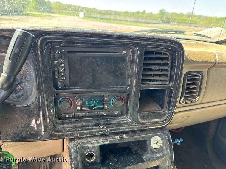 image for item DO0929 2005 Chevrolet Avalanche 1500 Crew Cab pickup truck