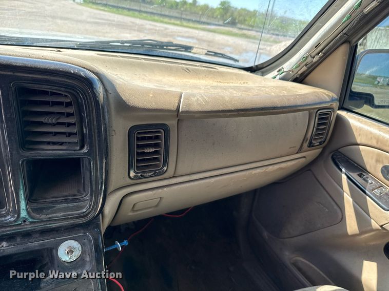 image for item DO0929 2005 Chevrolet Avalanche 1500 Crew Cab pickup truck