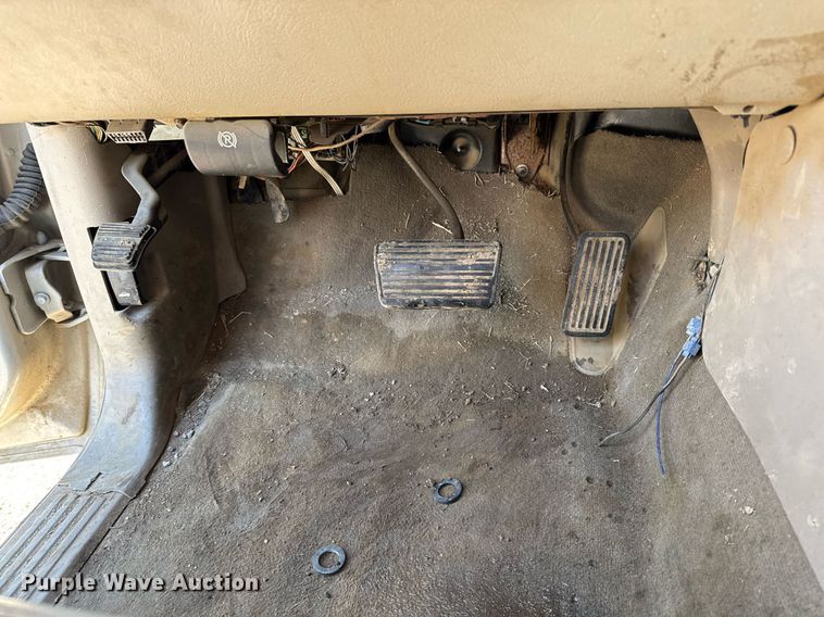 image for item DO0929 2005 Chevrolet Avalanche 1500 Crew Cab pickup truck