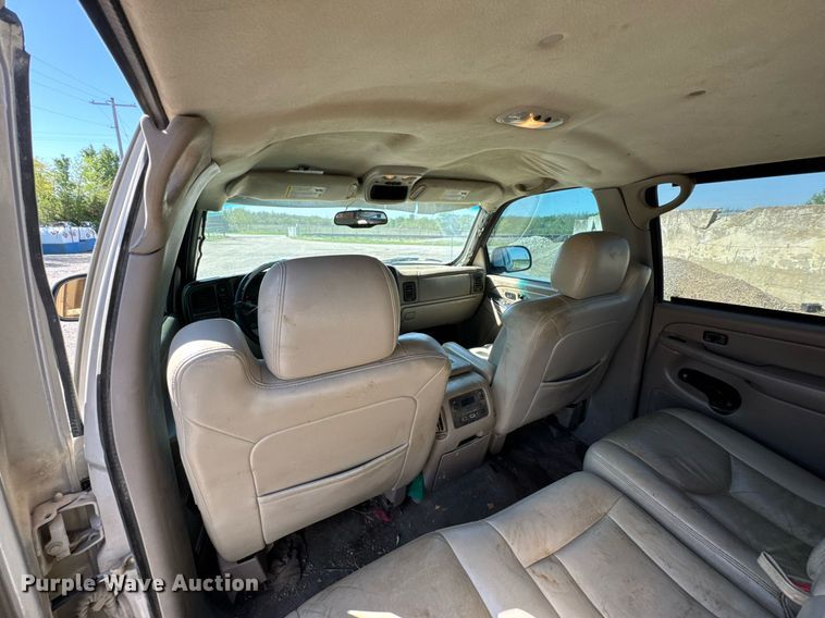 image for item DO0929 2005 Chevrolet Avalanche 1500 Crew Cab pickup truck