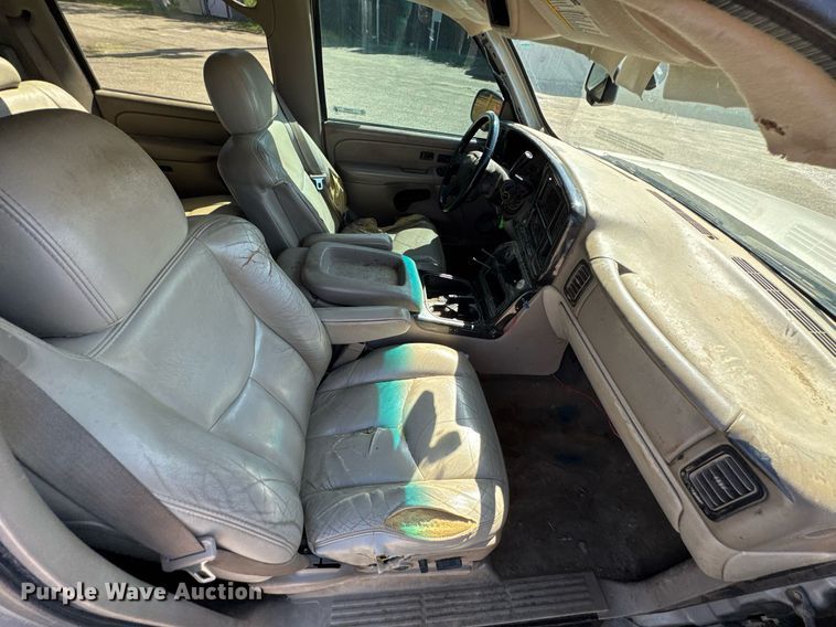 image for item DO0929 2005 Chevrolet Avalanche 1500 Crew Cab pickup truck