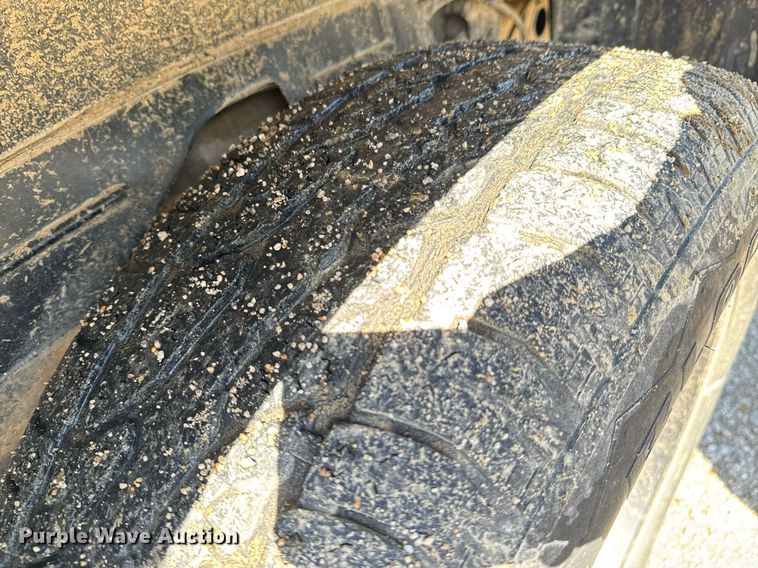 image for item DO0929 2005 Chevrolet Avalanche 1500 Crew Cab pickup truck