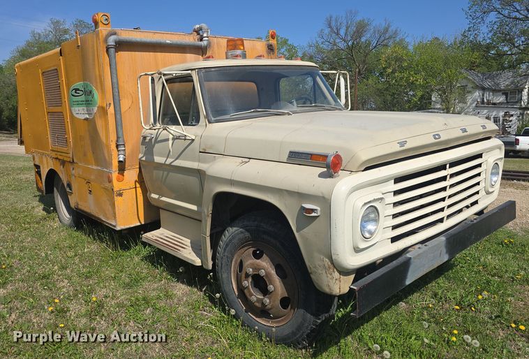 image for item DO7914 1971 Ford F600 sewer jetter truck