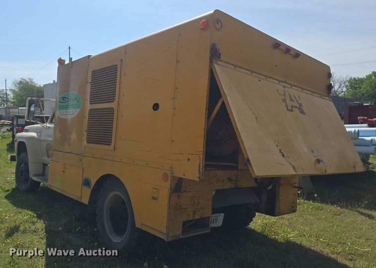 image for item DO7914 1971 Ford F600 sewer jetter truck