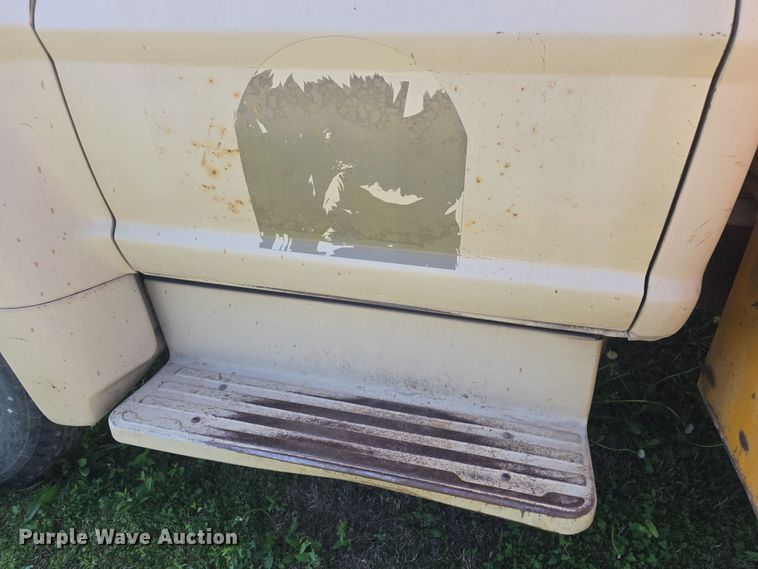 image for item DO7914 1971 Ford F600 sewer jetter truck