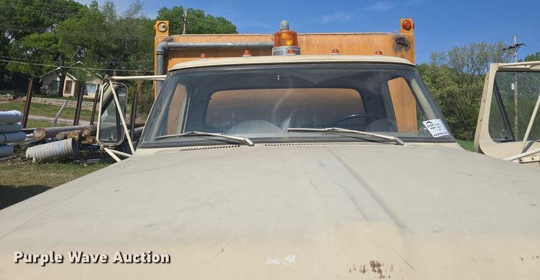 image for item DO7914 1971 Ford F600 sewer jetter truck