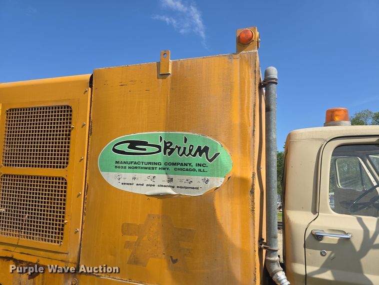 image for item DO7914 1971 Ford F600 sewer jetter truck