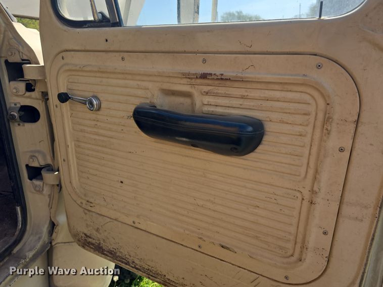 image for item DO7914 1971 Ford F600 sewer jetter truck