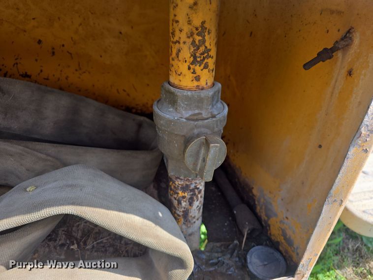 image for item DO7914 1971 Ford F600 sewer jetter truck