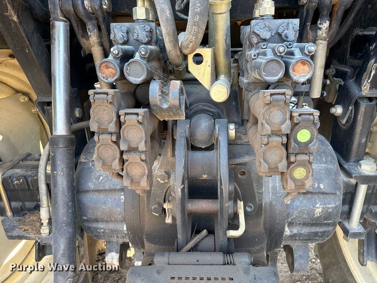 image for item DS3750 2003 New Holland TS100 MFWD tractor