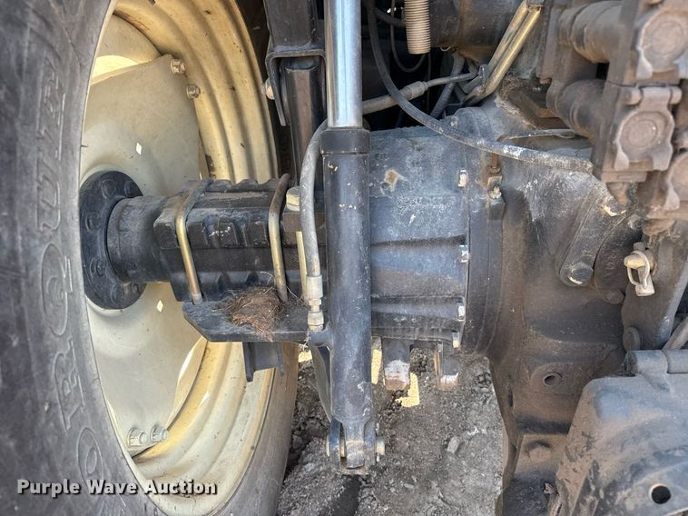 image for item DS3750 2003 New Holland TS100 MFWD tractor