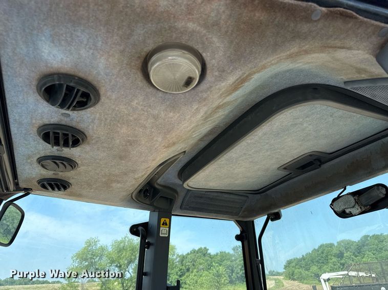 image for item DS3750 2003 New Holland TS100 MFWD tractor