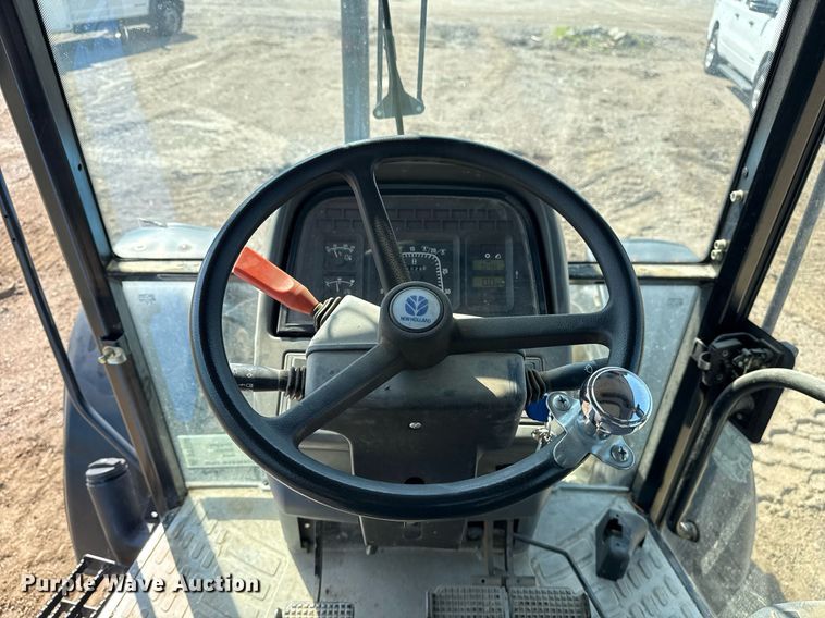image for item DS3750 2003 New Holland TS100 MFWD tractor