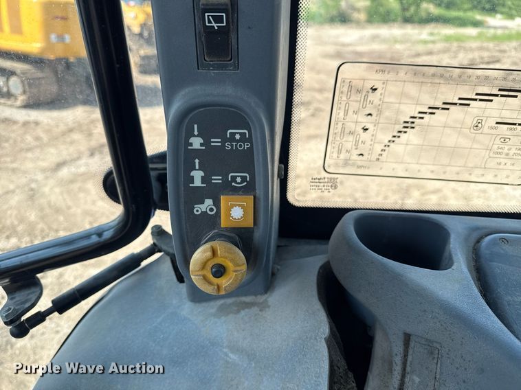 image for item DS3750 2003 New Holland TS100 MFWD tractor