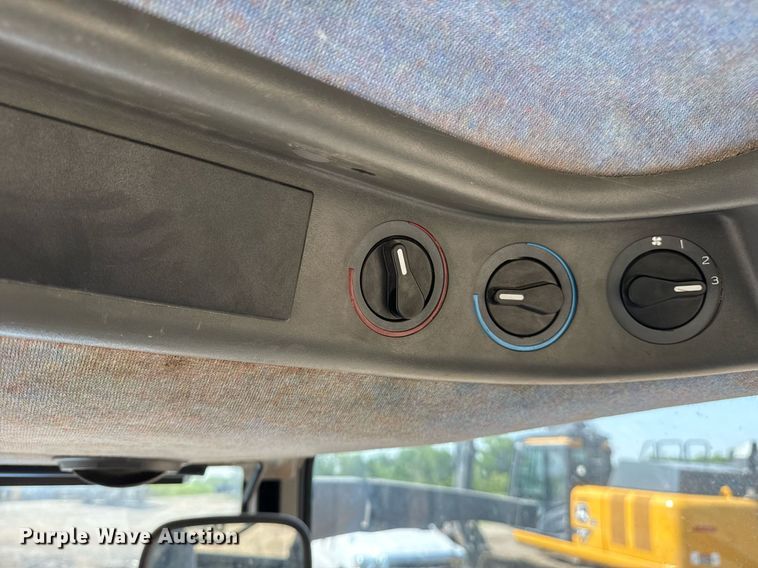 image for item DS3750 2003 New Holland TS100 MFWD tractor