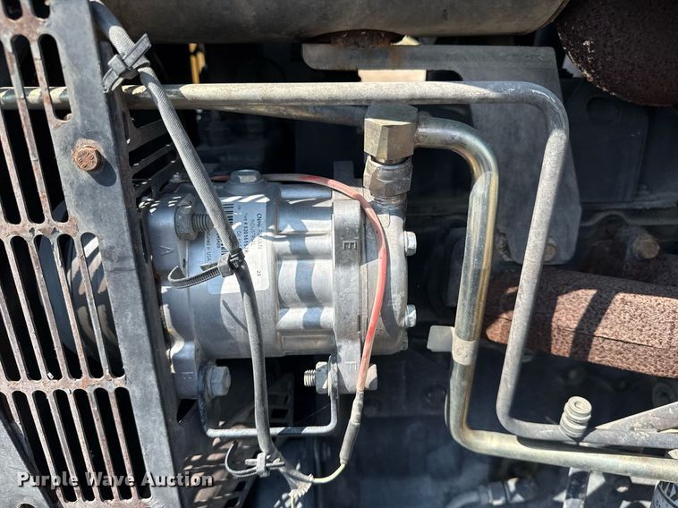 image for item DS3750 2003 New Holland TS100 MFWD tractor