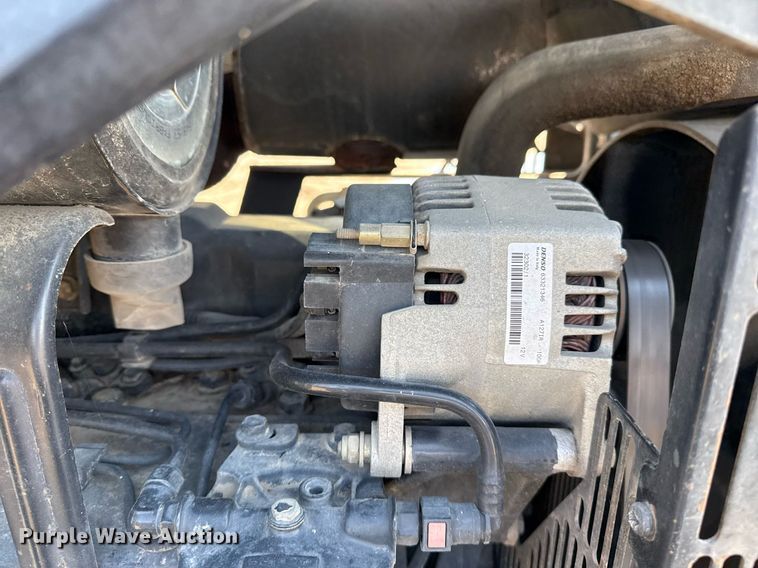 image for item DS3750 2003 New Holland TS100 MFWD tractor