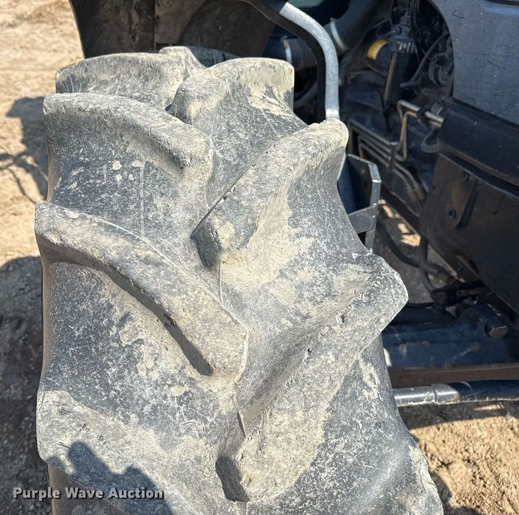 image for item DS3750 2003 New Holland TS100 MFWD tractor