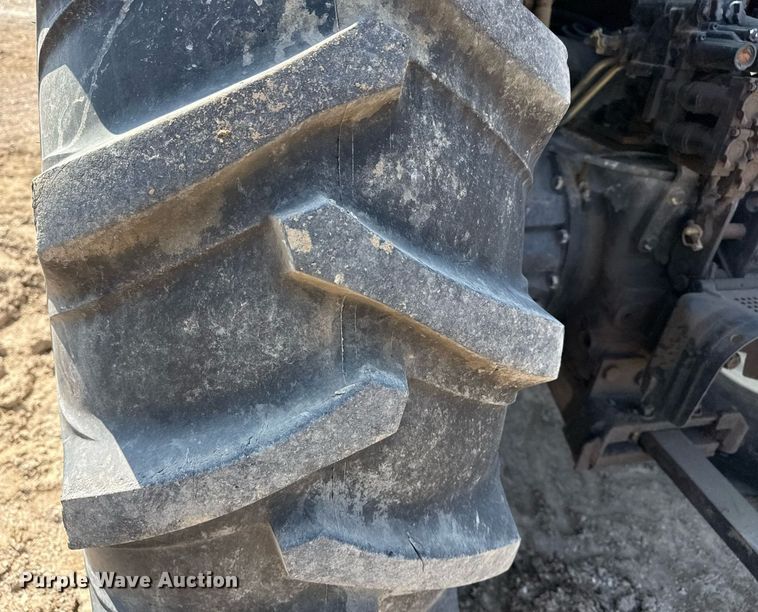 image for item DS3750 2003 New Holland TS100 MFWD tractor