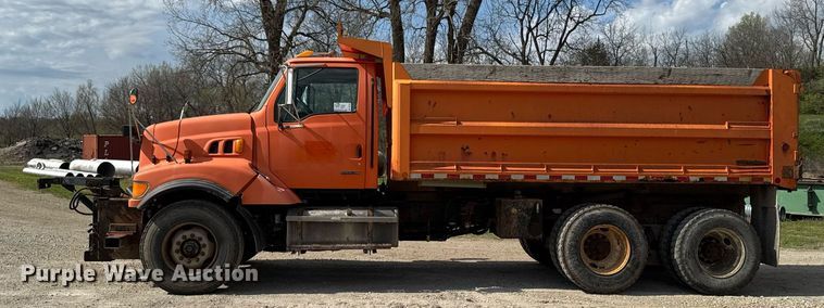 image for item DT0732 2001 Sterling LT9500 dump truck