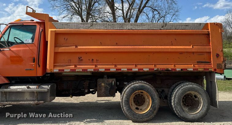 image for item DT0732 2001 Sterling LT9500 dump truck