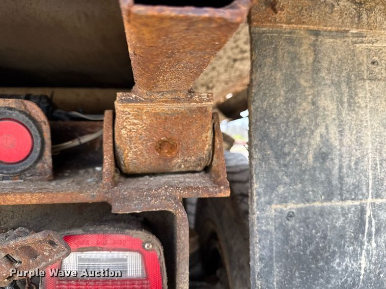 image for item DT0732 2001 Sterling LT9500 dump truck