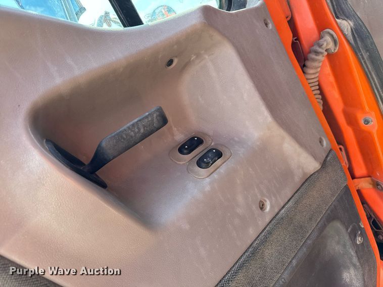 image for item DT0732 2001 Sterling LT9500 dump truck