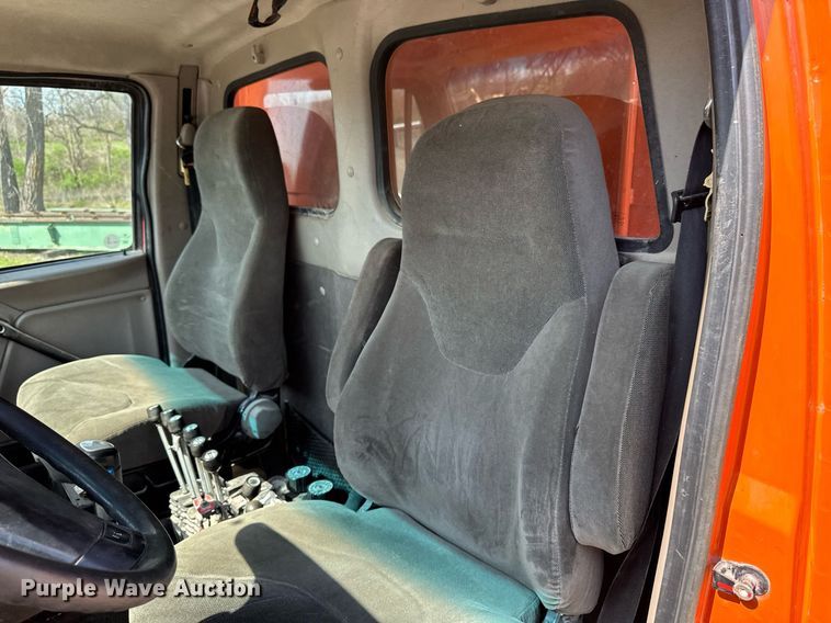 image for item DT0732 2001 Sterling LT9500 dump truck