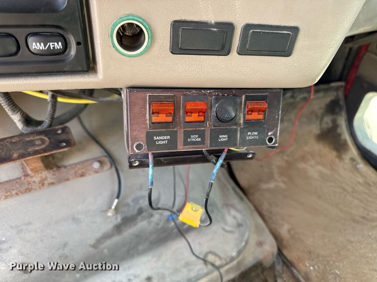 image for item DT0732 2001 Sterling LT9500 dump truck