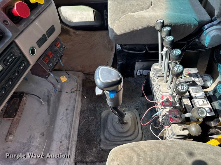 image for item DT0732 2001 Sterling LT9500 dump truck