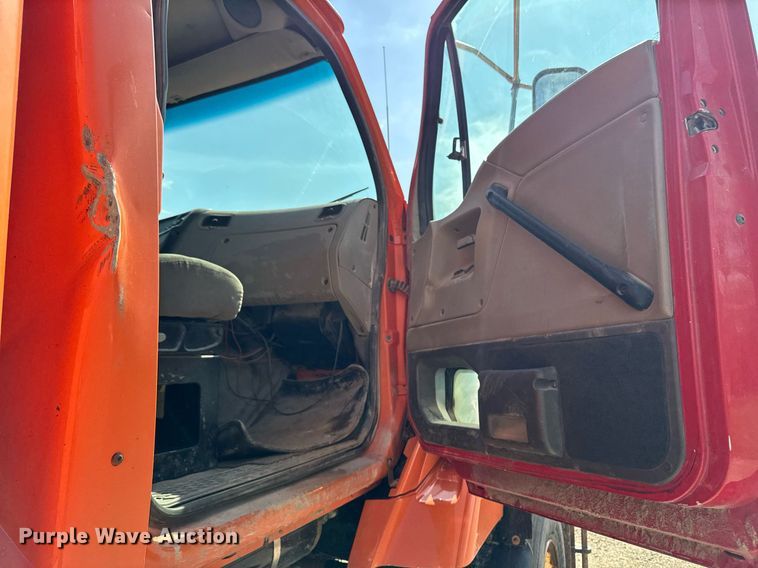 image for item DT0732 2001 Sterling LT9500 dump truck