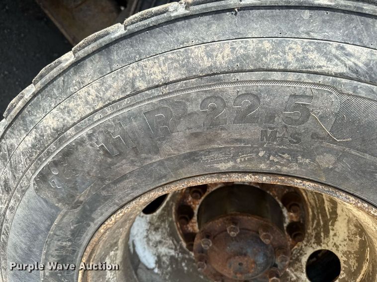 image for item DT0732 2001 Sterling LT9500 dump truck