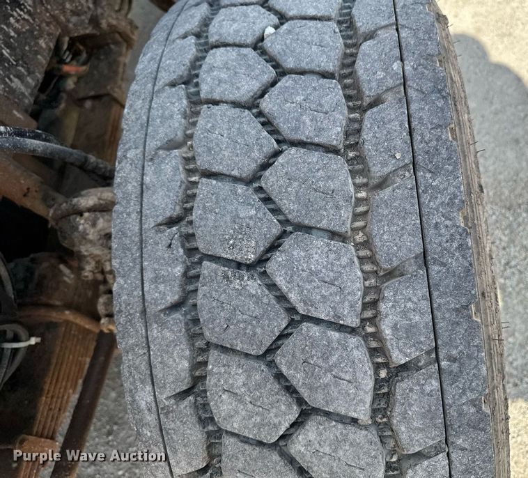 image for item DT0732 2001 Sterling LT9500 dump truck