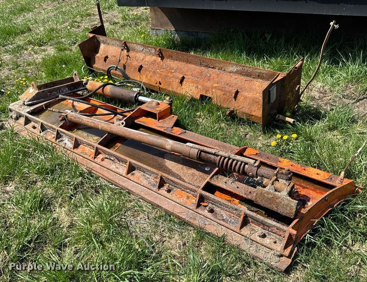 image for item DT0732 2001 Sterling LT9500 dump truck