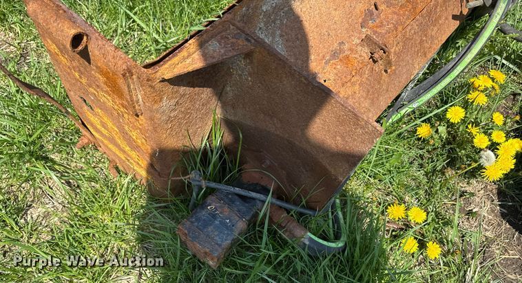 image for item DT0732 2001 Sterling LT9500 dump truck