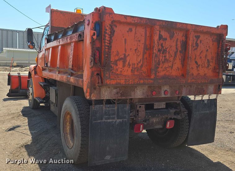 image for item DT6890 2000 Sterling L-Line dump truck