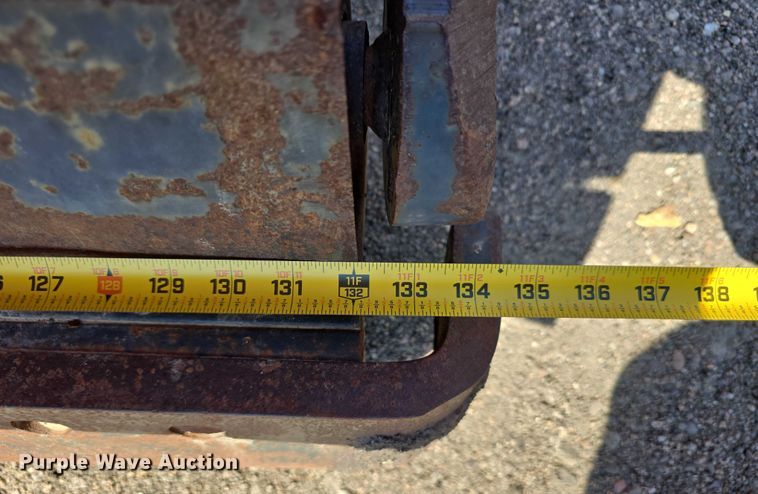 image for item DT6890 2000 Sterling L-Line dump truck