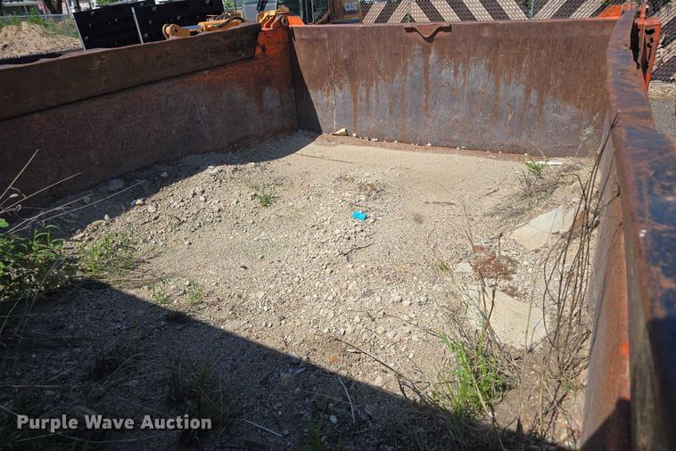 image for item DT6890 2000 Sterling L-Line dump truck