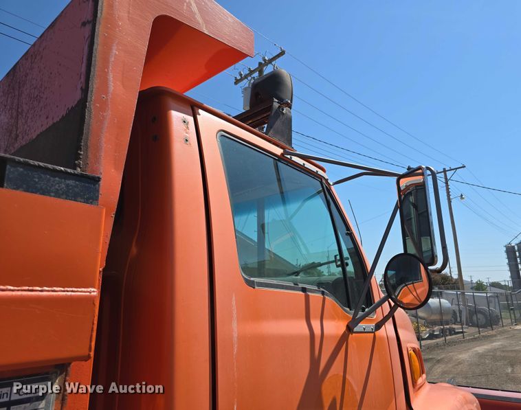 image for item DT6890 2000 Sterling L-Line dump truck