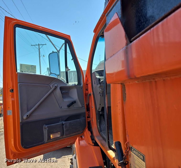 image for item DT6890 2000 Sterling L-Line dump truck