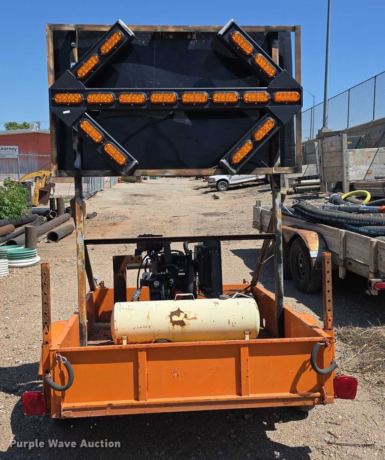 image for item DT6894 Hoffman arrow board trailer