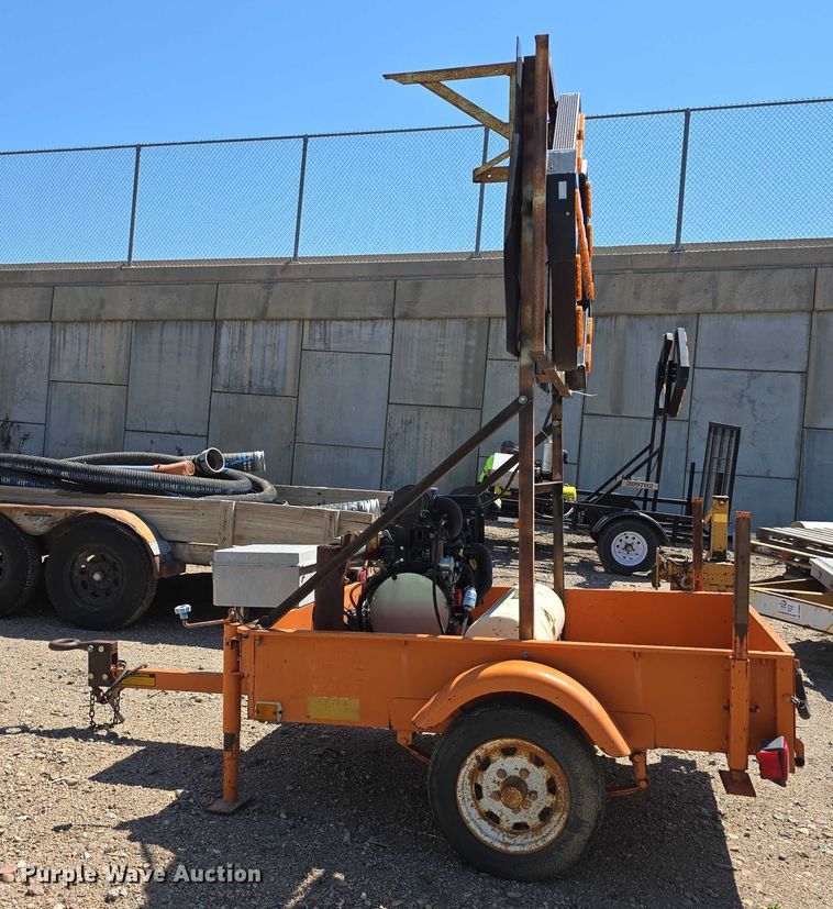 image for item DT6894 Hoffman arrow board trailer