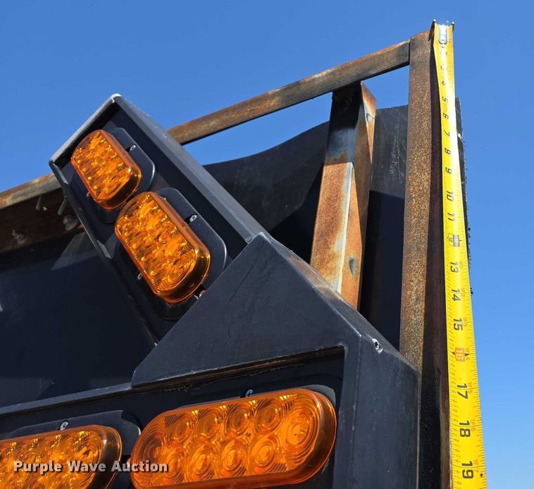 image for item DT6894 Hoffman arrow board trailer