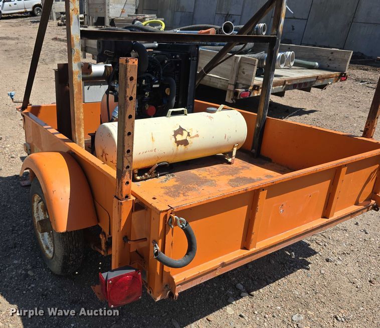 image for item DT6894 Hoffman arrow board trailer