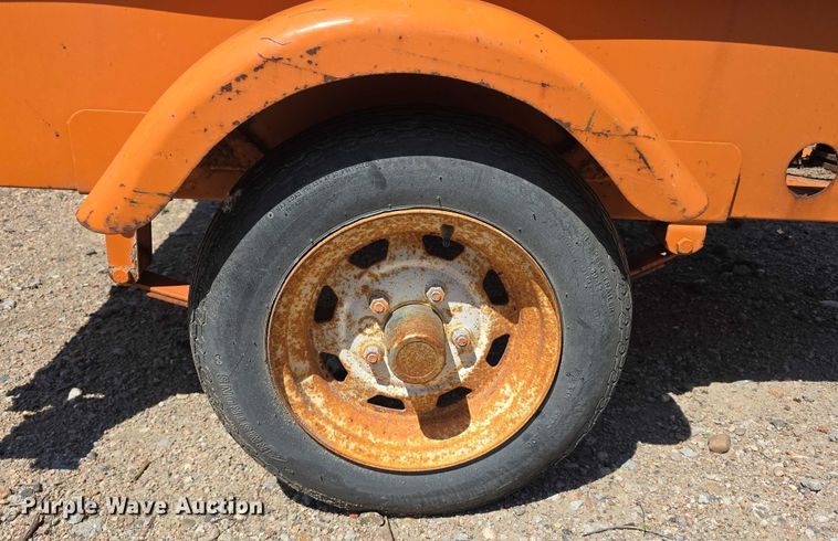 image for item DT6894 Hoffman arrow board trailer