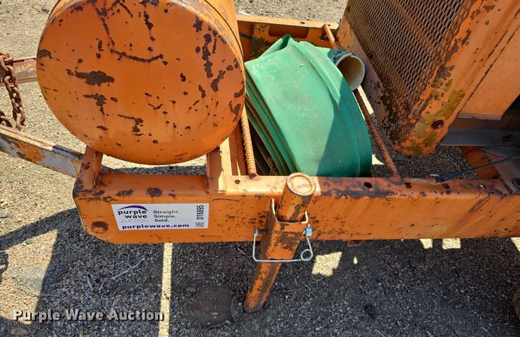 image for item DT6895 White Engines pump