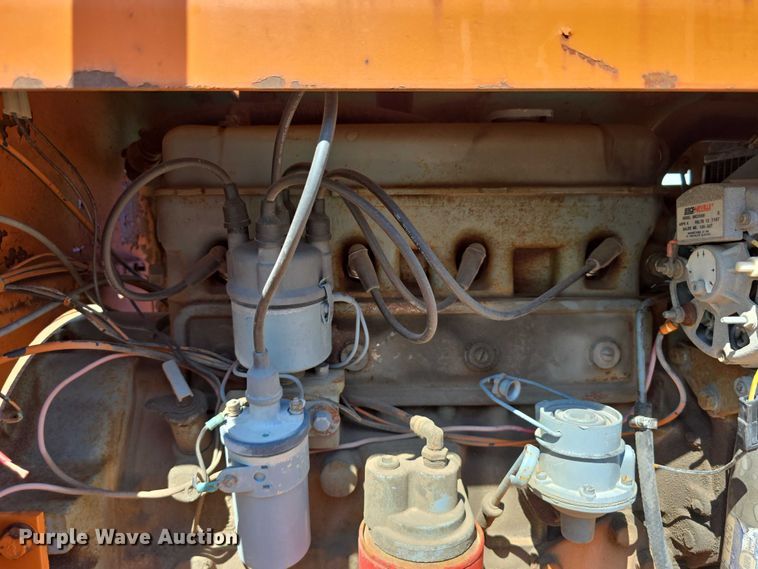 image for item DT6895 White Engines pump