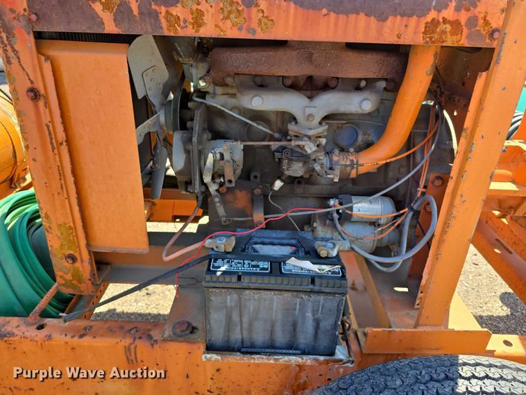 image for item DT6895 White Engines pump