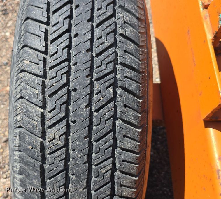 image for item DT6895 White Engines pump