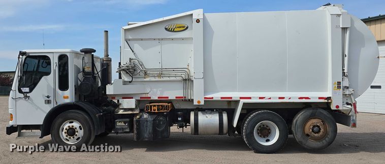 image for item DT6910 2008 American LaFrance Condor refuse truck